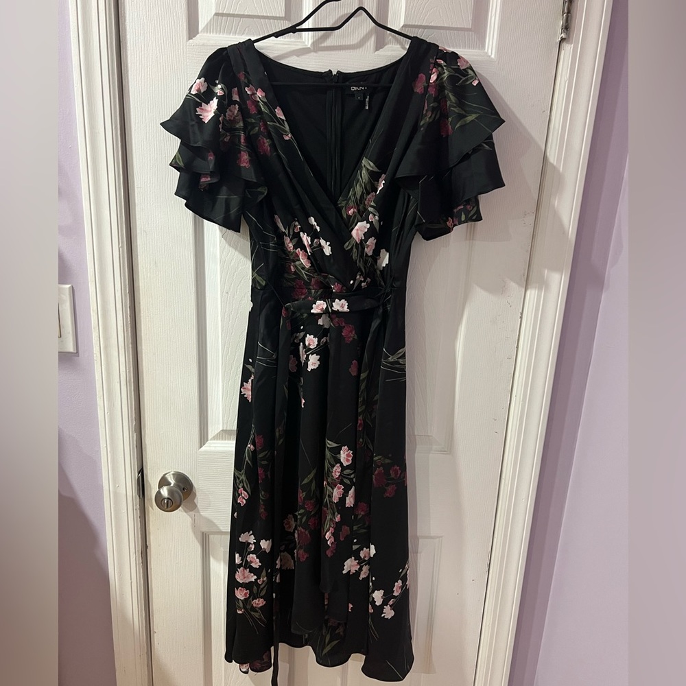 DKNY luxury fashion MIDI wrap V neck ruffle floral satin classy belt dress